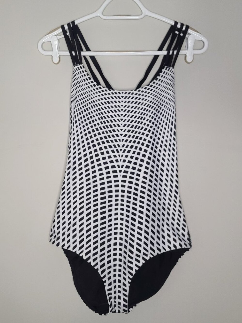 Never Worn Lululemon Strappy Back One Piece Checked Out White / Black Size 8